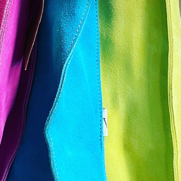 Lemon 🍋 Leather wine bag …………………………………It’s my brand I appreciate your support - Picture 2 of 5